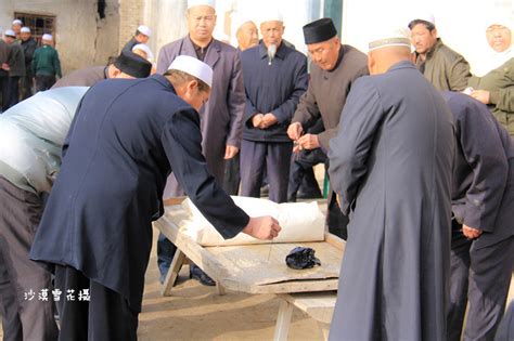 新疆回族阿訇的葬礼_手机网易网