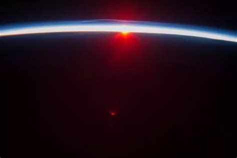 你见过太空中的日落吗？这段影像可以瞧瞧_凤凰网视频_凤凰网