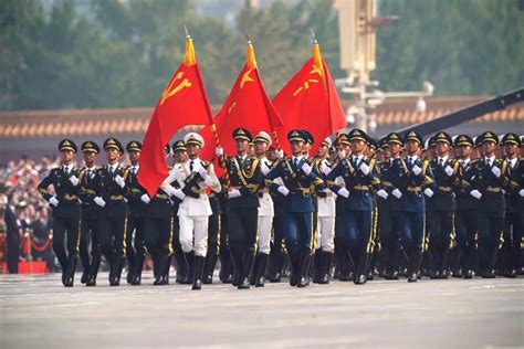 阅兵视觉丨看了又看 32个装备方队受阅经典场面 - 中国军网