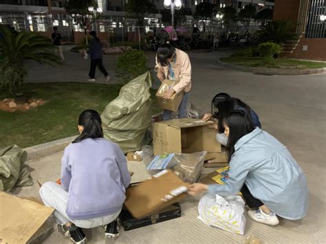 84岁退休老师捡废品30余年攒的钱全部捐给学生---四川日报