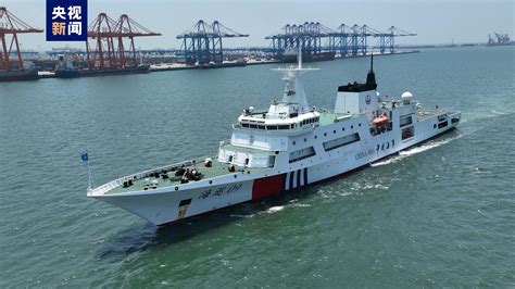 我国首艘万吨级海巡船“海巡09”在广州南沙列编