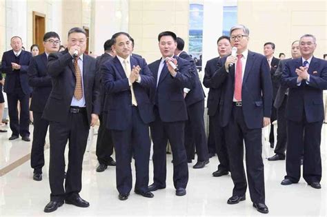 中国驻朝鲜大使参观万寿台创作社_凤凰网