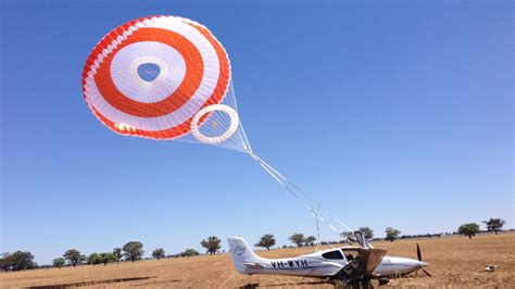 降落伞的用途简单介绍,降落伞的用途有哪些,降落伞具有什么的作用_大山谷图库
