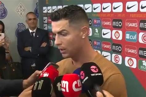 葡萄牙3-2斯洛伐克赛后C罗接受媒体采访……|葡萄牙|克里斯蒂亚诺·罗纳尔多|斯洛伐克_新浪新闻