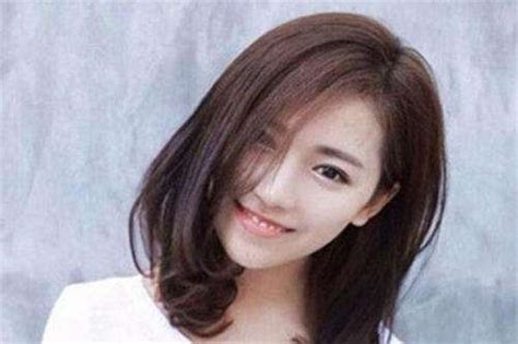 圆脸短发头像甜美女生