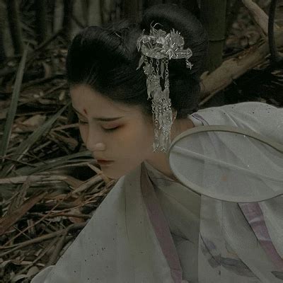 白发女生头像古风带眼纱