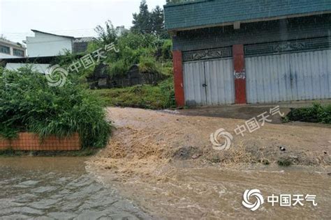 安徽湖北强降雨 部分地区被淹民众被困_凤凰网视频_凤凰网