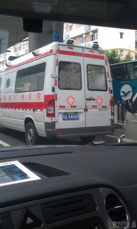 司机担心违法被拍拒给救护车让路具体是什么情况_新广网