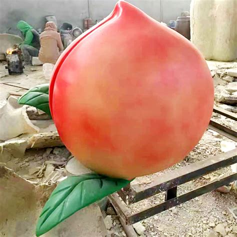 水果产业园树脂纤维红桔雕塑创意手捧橘子小品红遍万州_美陈艺术雕塑-站酷ZCOOL