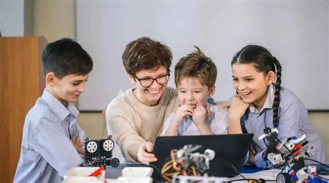 儿童机器人编程培训课难吗？适合多大的孩子学-克乐思科技教育