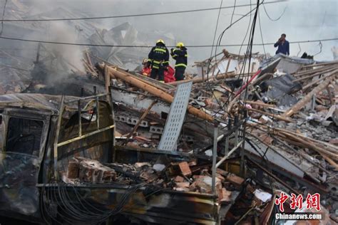 芜湖爆炸17人死亡 男子看完新闻用火机试漏气引爆小店_安徽频道_凤凰网