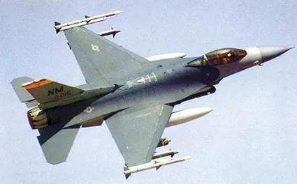 快讯！美国一架F-16“战隼”战斗机坠毁