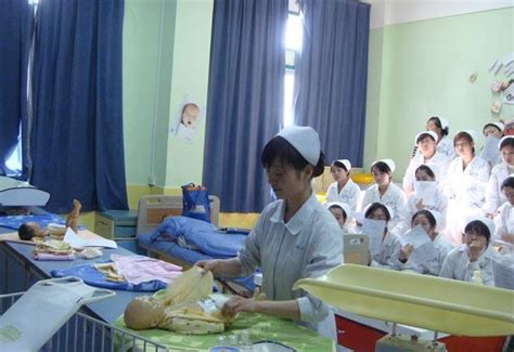 2022年襄阳市护士学校招生简章-护士学校