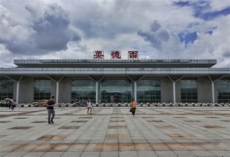 日照高铁站西站 - 高铁站项目-工程案例 - 江苏景泰玻璃有限公司