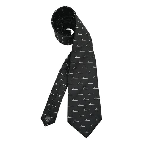领带品牌哪个好 如何选购男士领带_百科知识_学堂_齐家网