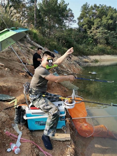 山东东营：台风过后 出海捕捞-人民图片网