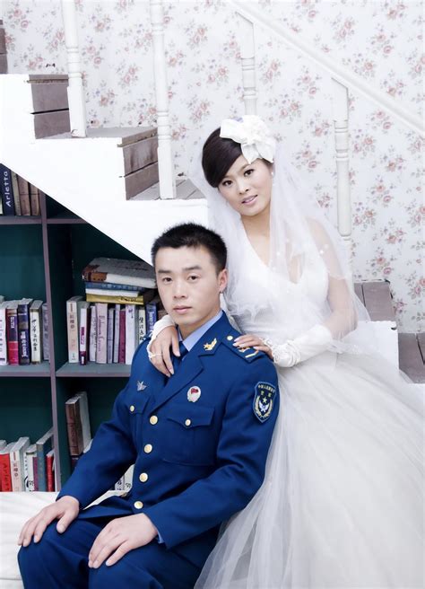 古风将军装婚纱照女生头像