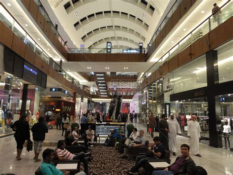 阿联酋迪拜的迪拜购物中心它占地超过1200万平方英尺高清图片下载-正版图片507130463-摄图网