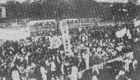 如图，1925年5月份的一次惨案发生后，北京学生举行了大游行，惨案沉重打... #511206-文史知识-知识百科-33IQ