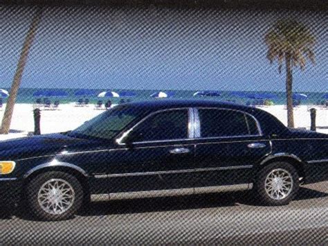 2001 Lincoln Town Car for Sale by Owner in Clearwater, FL 33769