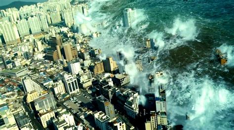 史上最震撼的十大灾难片（2000年代），《2012》只能屈居第三！|2012|灾难片|科洛弗档案_新浪新闻