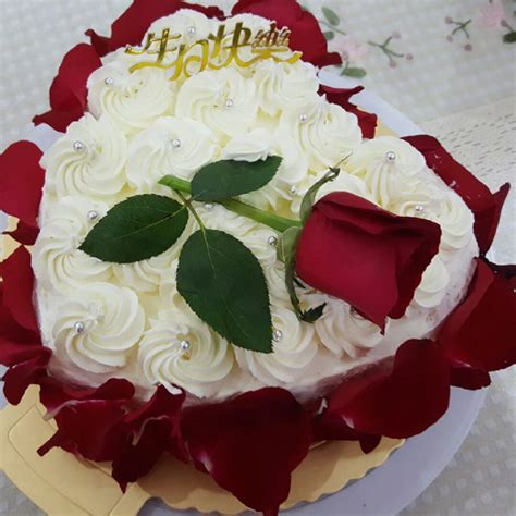 鲜奶蛋糕---玫瑰恋人_蛋糕_唯派蛋糕鲜花网---实体连锁配送