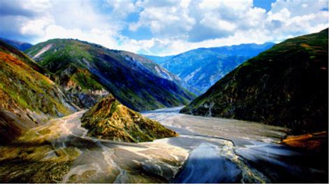 云南省东川区泥石流大峡谷 - 中国国家地理最美观景拍摄点