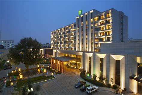 九龙贝尔特酒店 酒店13年开业，有32层，装修走旧时港式风格