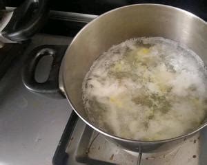 【红菇汤的做法步骤图，红菇汤怎么做好吃】陳小妃_下厨房