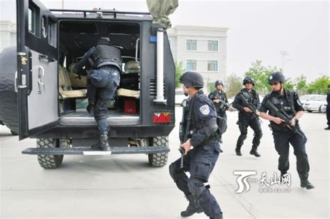新疆公安厅举办英雄立功集体事迹报告会-中国长安网