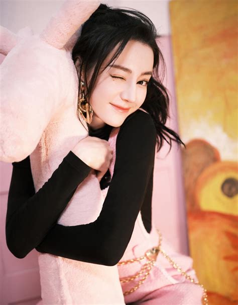 迪丽热巴&#183;粉红玛丽猫图片