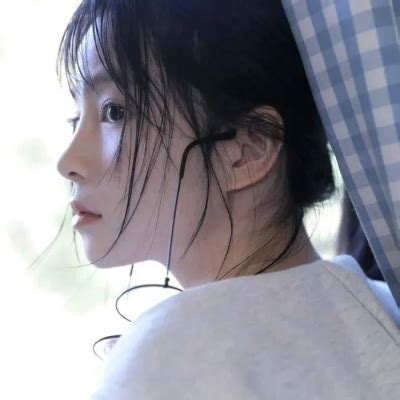 酷飒女生头像温柔