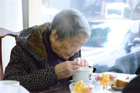 哪些食疗可以治疗老年人便秘