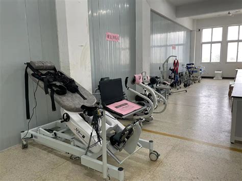 康复辅助器具、训练设备实训室_实训中心_生物装备学院-----徐州生物工程职业技术学院