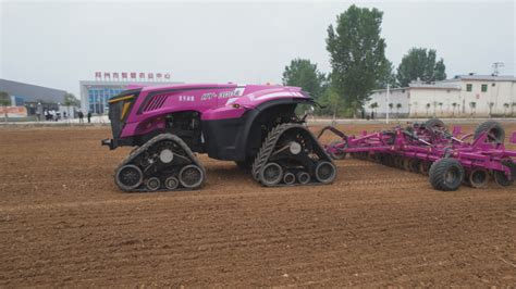智能拖拉机引领农机行业新风向-丰疆智能