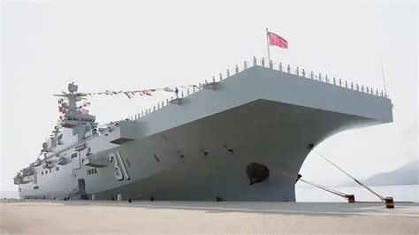 海南舰！首艘075型两栖攻击舰，为大国重器点赞！ .军事报道_新浪新闻