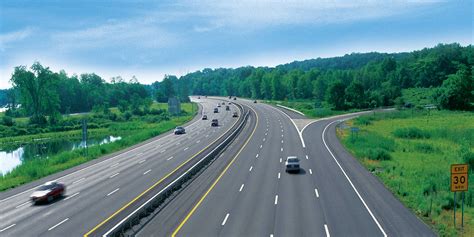 国内首条无人驾驶高速公路 测试基地满满黑科技_山东频道_凤凰网