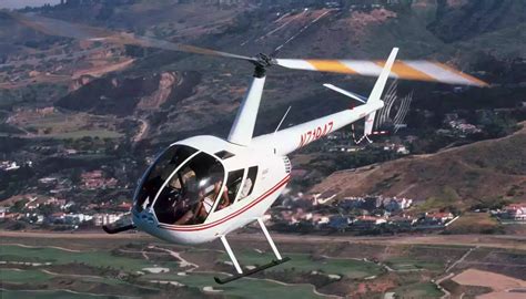 民航飞院新津分院R44直升机学员首次成功单飞_私人飞机网