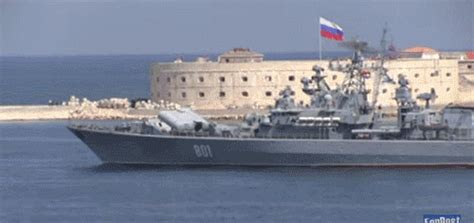 俄军遭遇最惨烈损失：黑海舰队旗舰被摧毁，万吨巡洋舰不堪一击__财经头条