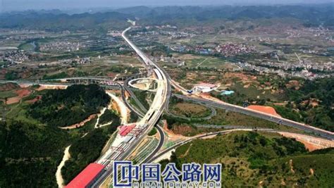 贵州在建单跨最长高速公路刚构桥顺利合龙_凤凰网资讯_凤凰网