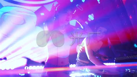 酒吧夜店蹦迪跳舞视频_乐队表演_1920X1080_高清视频素材下载(编号:7799904)_实拍视频_光厂(VJ师网) www.vjshi.com
