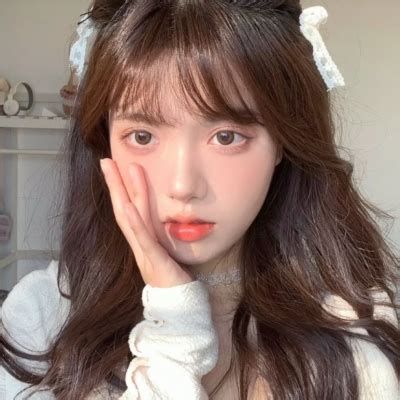 温柔恋爱风格女生头像