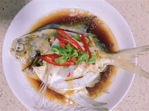清蒸白鲳鱼的做法-正宗清蒸白鲳鱼的做法和步骤图解-家常菜谱-聚餐网