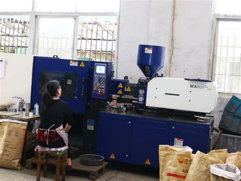 吹塑制品加工厂-吹塑模具厂家-宁波市北仑精通模具有限公司