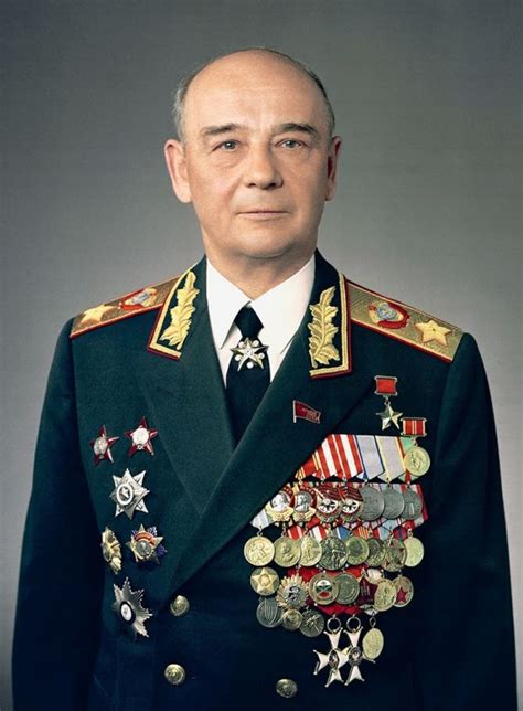 谢尔盖·列昂尼德维奇·索科洛夫 - 阅兵百科