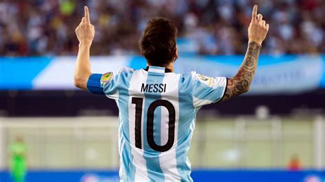 蓝白色的信仰🔵⚪1930-2022阿根廷历届世界杯球衣 你钟意哪件？-直播吧