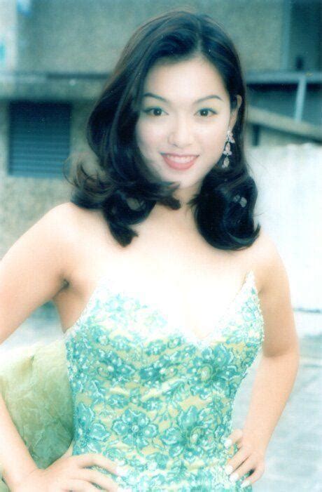 96年港姐冠军李珊珊，因为和蟒蛇拍写真，而被“吓退”娱乐圈_小姐