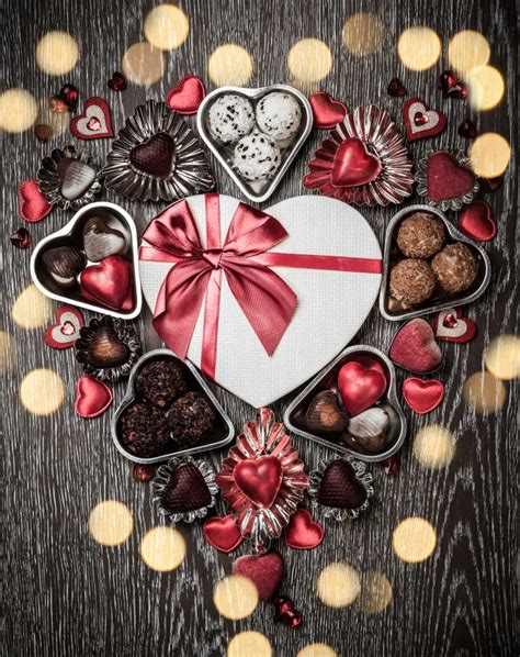 情人节爱心巧克力高清图片 - 爱图网设计图片素材下载