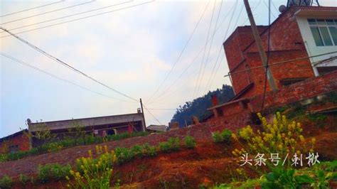 河北一教师盖房遭邻居阻挠31年 乡、村干部调解无果_凤凰网