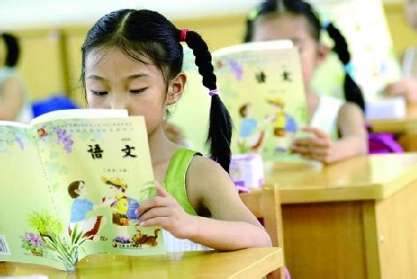 武汉中小学将推广教材循环使用 既环保又可省下书本费